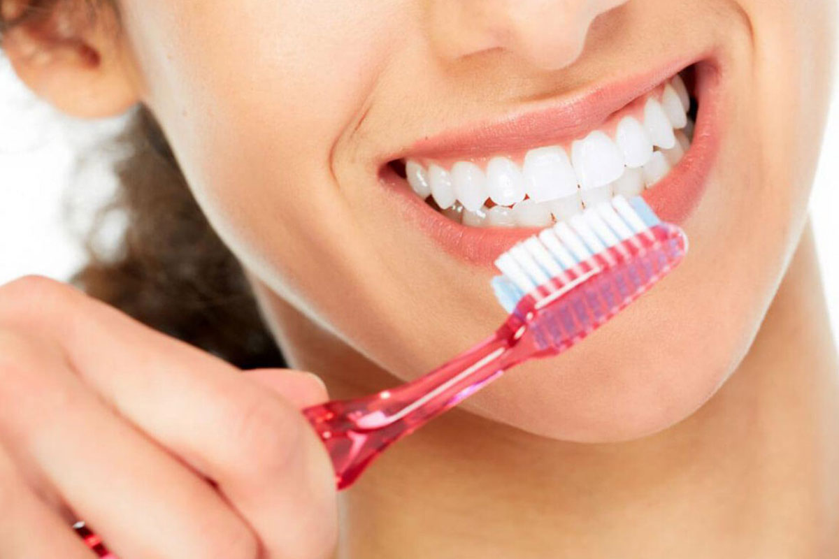 Diş Fırçası ve Diş Macunu Seçerken Nelere Dikkat Etmeliyiz ?